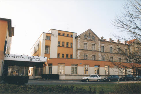 Hôpital psychiatrique Sainte-Madeleine, entrée avenue de la Victoire