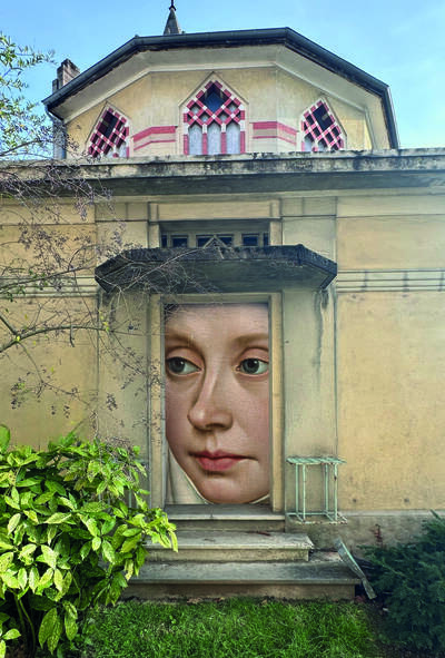 ZOA 2026, Garder l'œil ouvert, œuvre de la ZOA des Murs ont des oreilles.