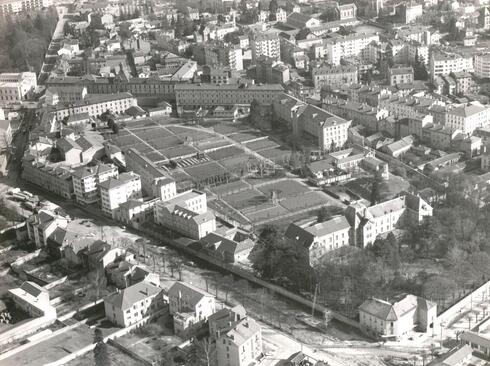 Vue aérienne de l'Hôpital psychiatrique Sainte-Madeleine en 1964