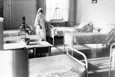 Hôpital psychiatrique Sainte-Madeleine : infirmière une chambre de la Madeleine
